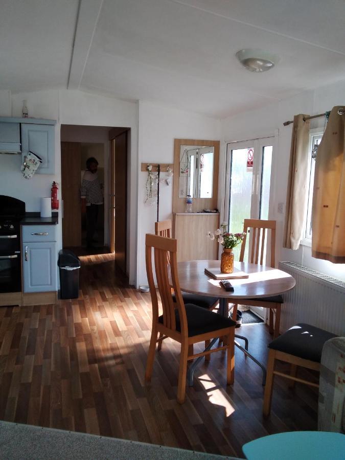 Private Caravan Situated At Parkdean Holiday Resort St Margaret'S At Cliffe Number 18 Exterior foto